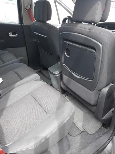 Renault Scénic • 2008 • 288,000 km 6