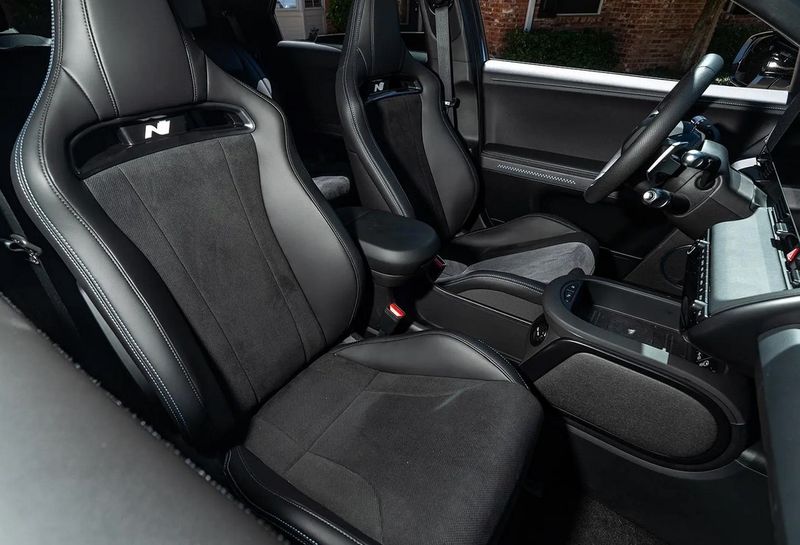 Hyundai Ioniq Electric • 2025 • 12,000 mi 4