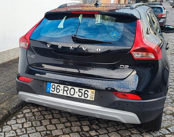 Volvo V40 • 2016 • 110,000 km 3
