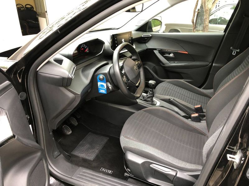 Peugeot 2008 • 2020 • 12,000 km 6