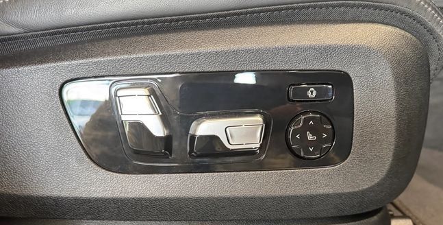 BMW X6 • 2020 • 109,000 km 11