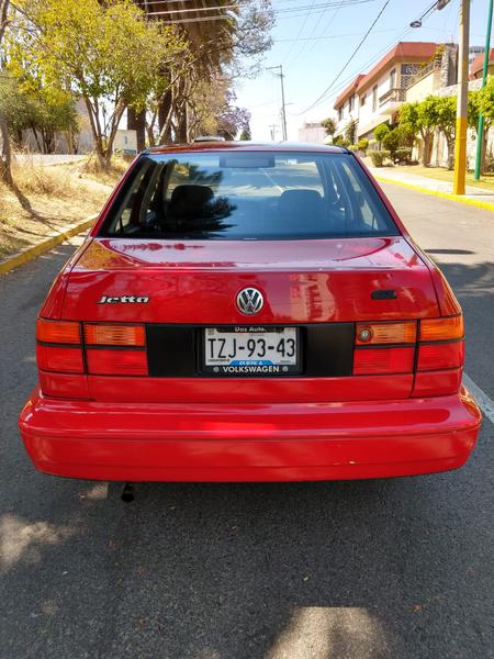 Volkswagen Jetta • 1999 • 97,660 km 2