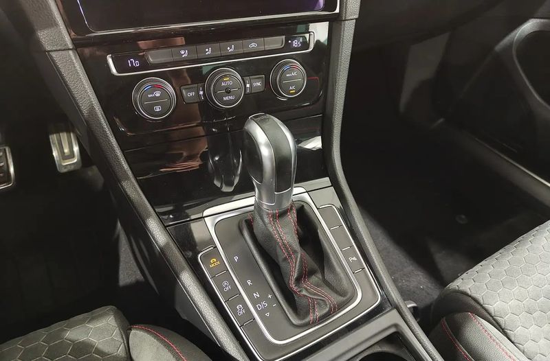 Volkswagen Golf GTI • 2017 • 94,229 km 4