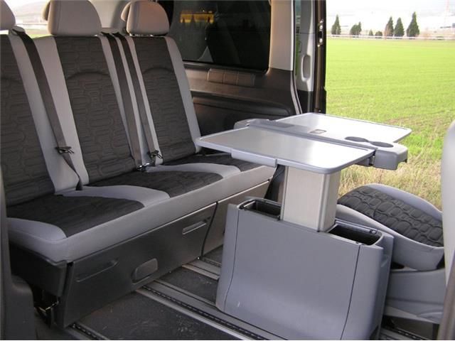 Mercedes-Benz 210 Van • 2012 • 179,000 km 2