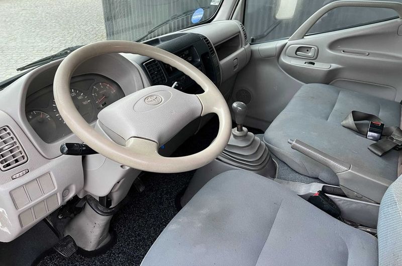 Toyota Dyna • 2002 • 280,000 km 3