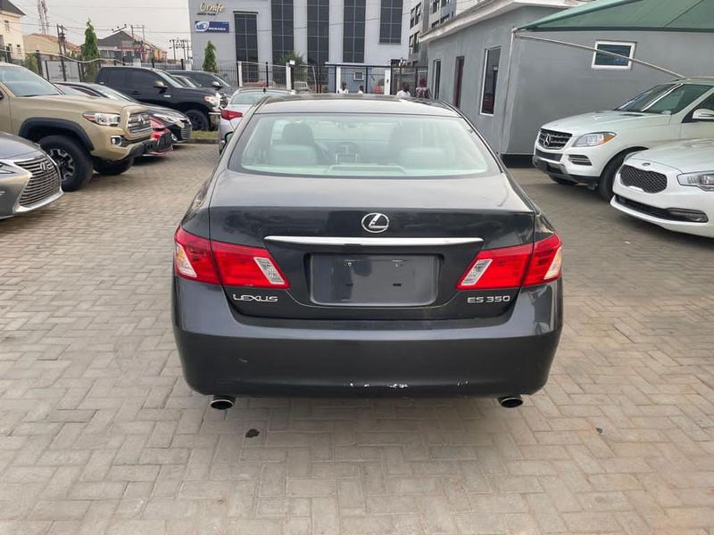 Lexus ES • 2008 • 80,000 km 11