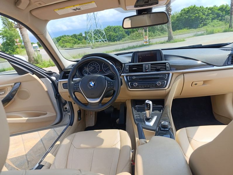 BMW 328i • 2012 • 209,000 km 4