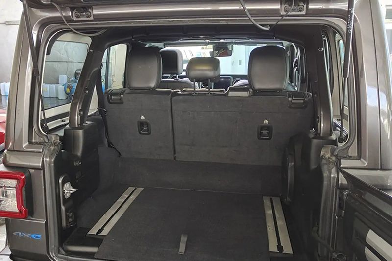 Jeep Wrangler • 2021 • 73,610 km 8