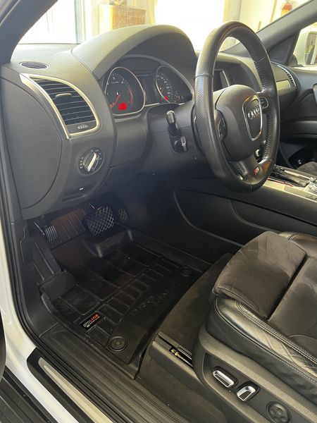 Audi Q7 • 2010 • 256,000 km 22