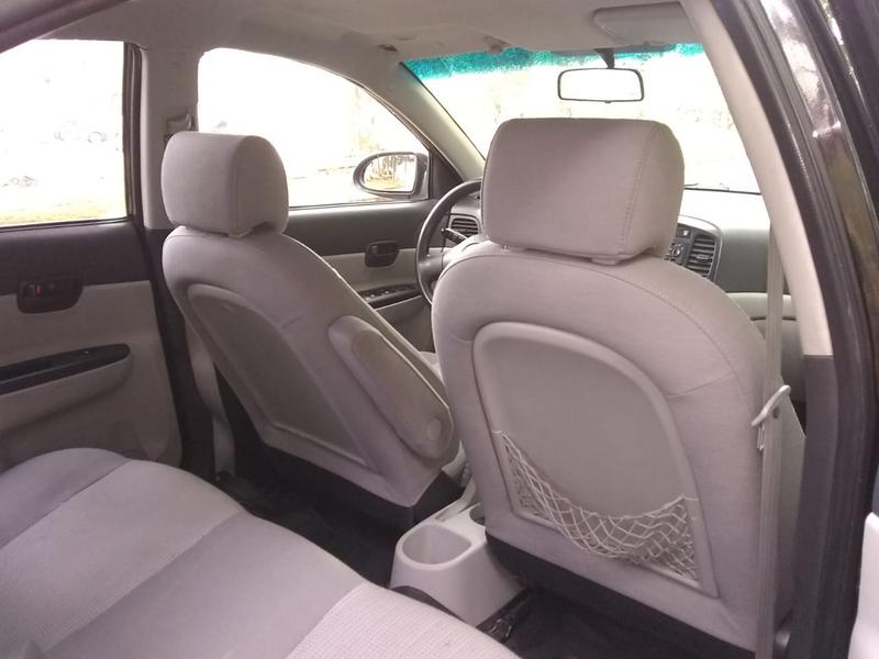 Dodge Attitude • 2009 • 141,000 km 8