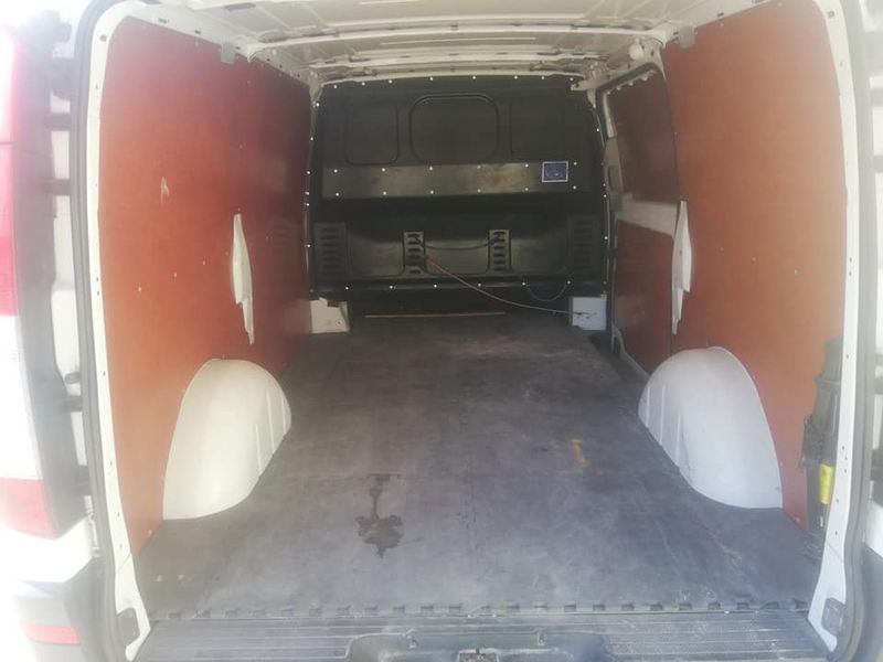 Mercedes-Benz 210 Van • 2011 • 198,000 km 2