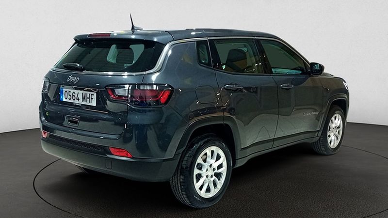 Jeep Compass • 2023 • 5,763 km 3