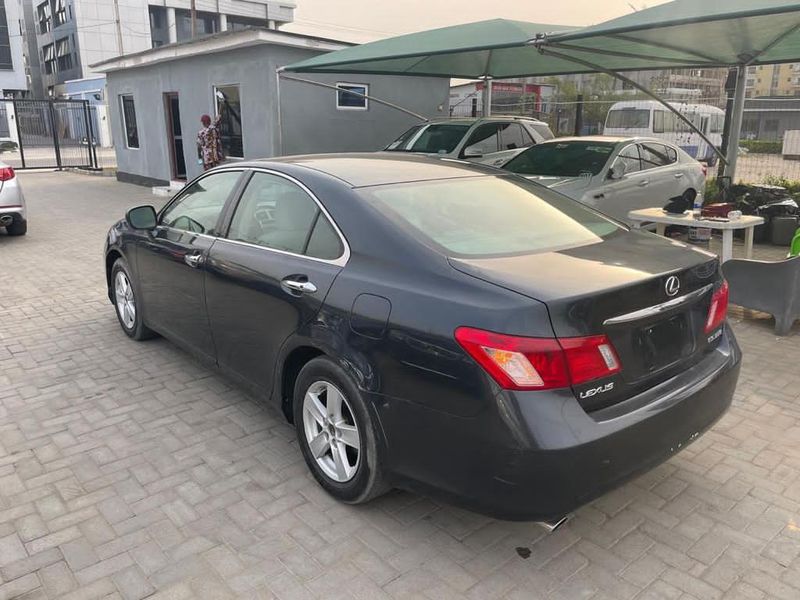 Lexus ES • 2008 • 80,000 km 12