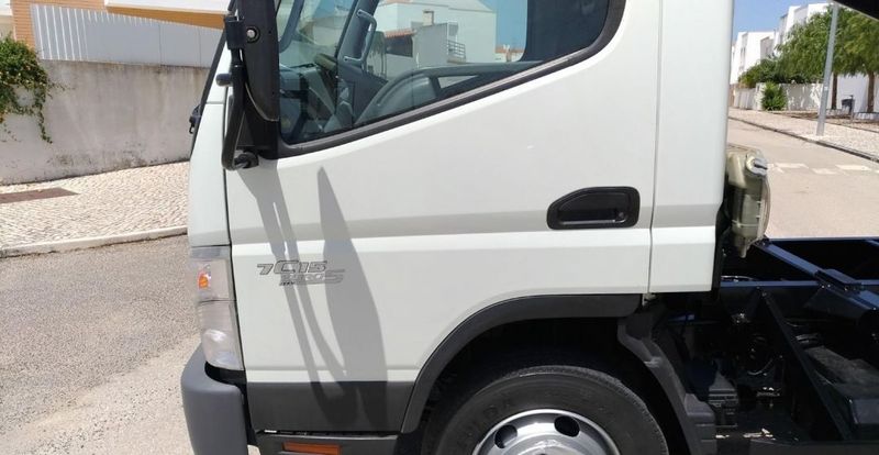 Mitsubishi Fuso canter • 2009 • 140,000 km 2