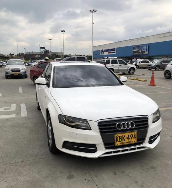 Audi A4 • 2010 • 104,000 km 6