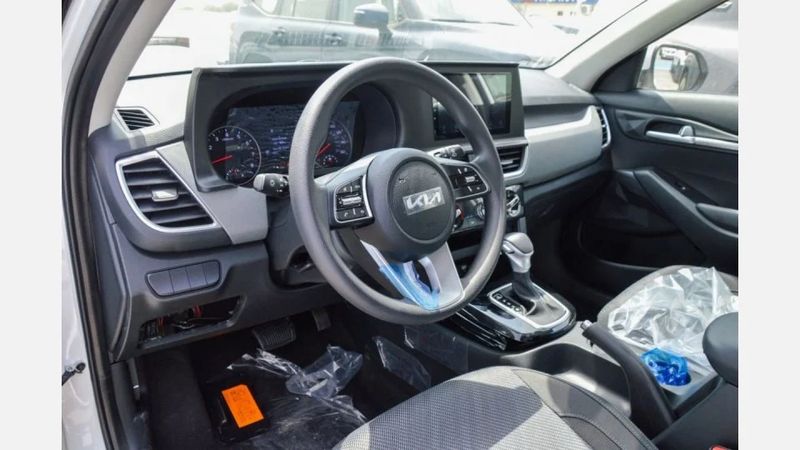 Kia Seltos • 2022 • 0 km 8