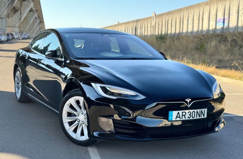 Tesla Model S • 2017 • 130,000 km 3