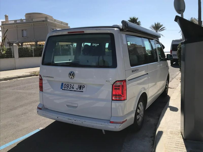 Volkswagen California • 2017 • 114,000 km 3