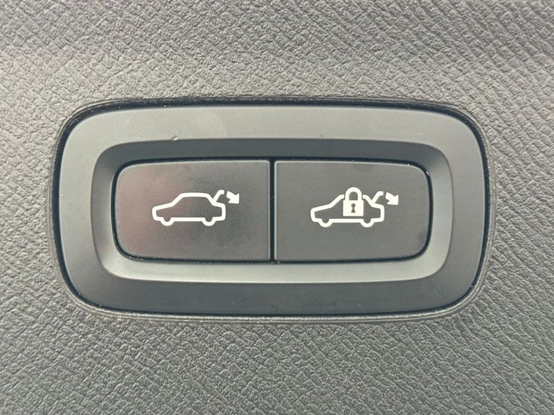 Volvo XC90 • 2021 • 189,900 km 5