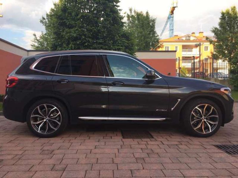 BMW X3 • 2018 • 155,000 km 5