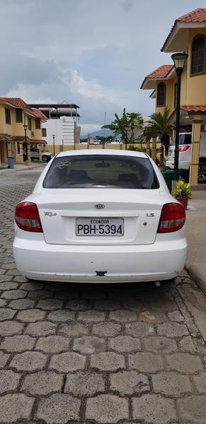 Kia Rio • 2010 • 351,000 km 2
