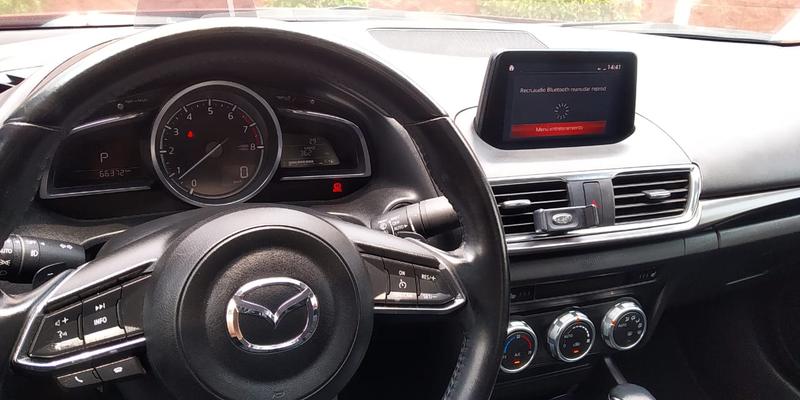 Mazda 3 • 2017 • 66,500 km 1