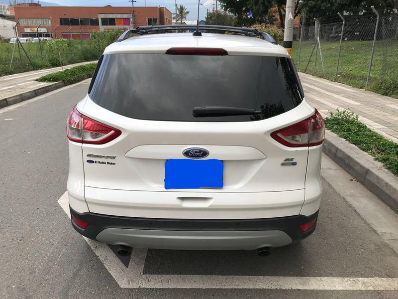 Ford Escape • 2014 • 69,000 km 2