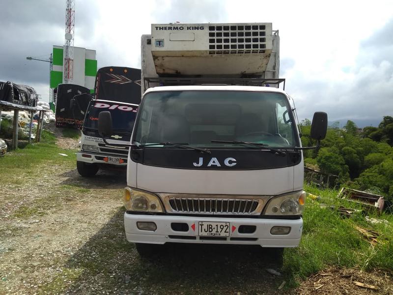 JAC J6 • 2015 • 205,000 km 2