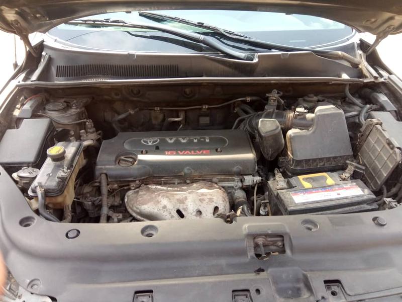 Toyota RAV4 • 2008 • 32,000 km 8