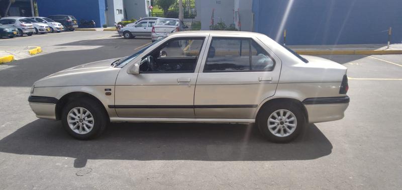 Renault 10 • 2001 • 149,000 km 2