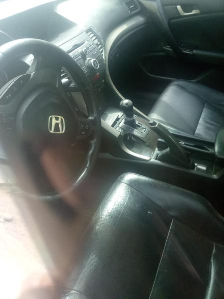 Honda Accord • 2009 • 160,000 km 2