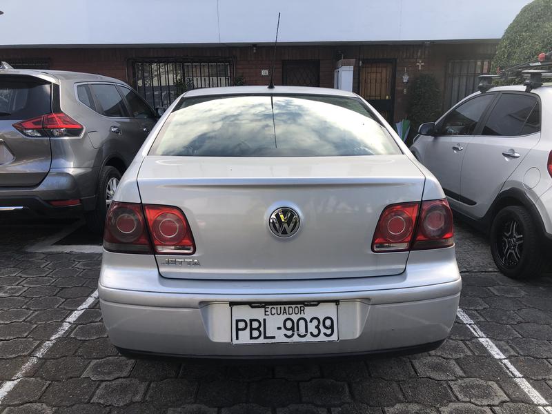 Volkswagen Jetta • 2009 • 162,000 km 2