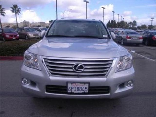 Lexus LX • 2011 • 2,399 km 2