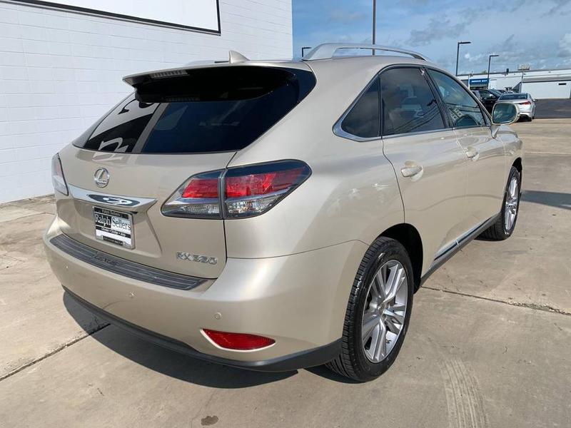 Lexus RX • 2015 • 85,469 km 3