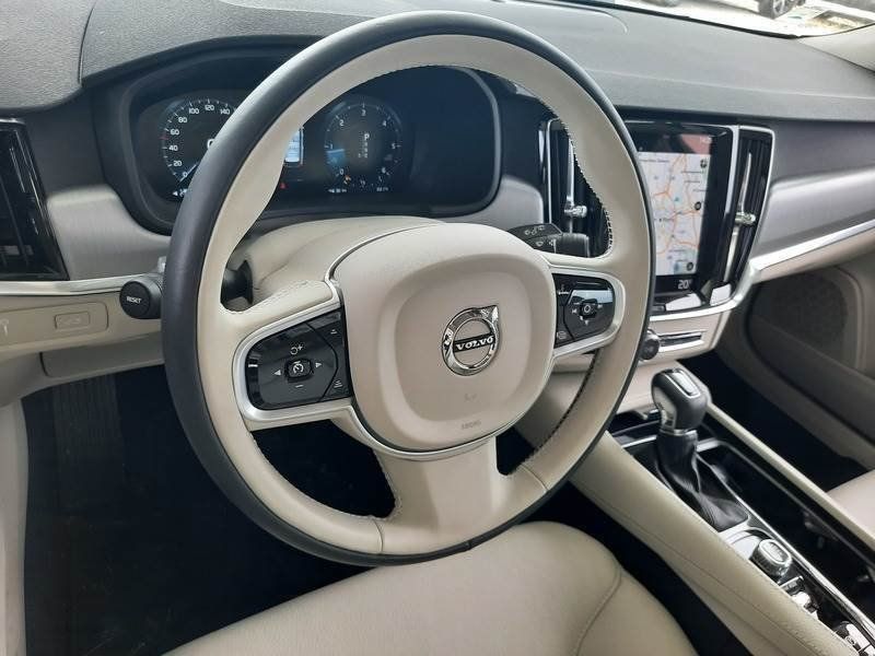 Volvo V90 • 2020 • 63,081 km 7