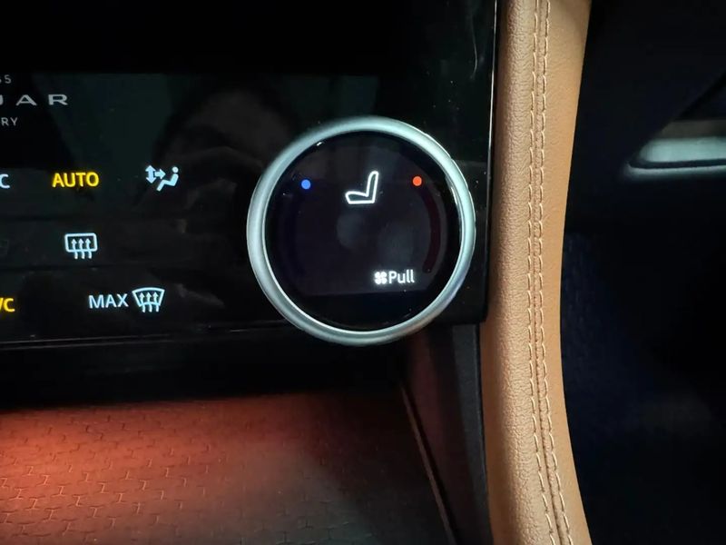 Jaguar F-Pace • 2024 • 30,000 km 13