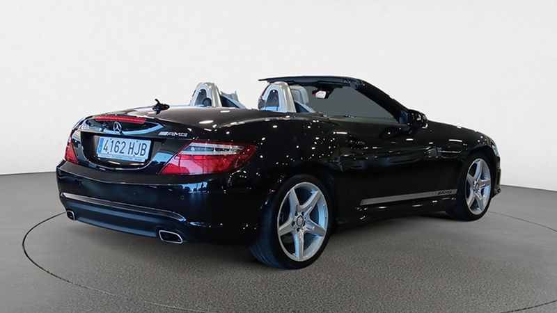 Mercedes-Benz SLK • 2012 • 63,745 km 4