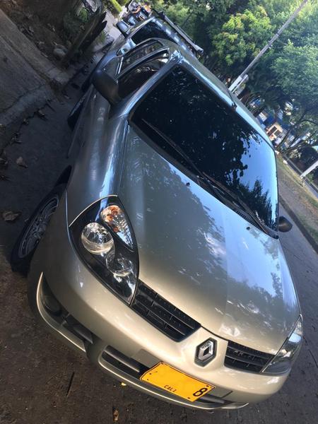 Renault Clio • 2015 • 94,000 km 6