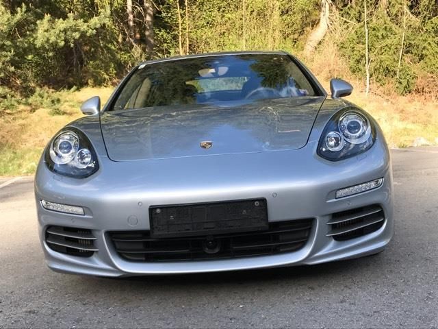 Porsche Panamera • 2013 • 155,000 km 2