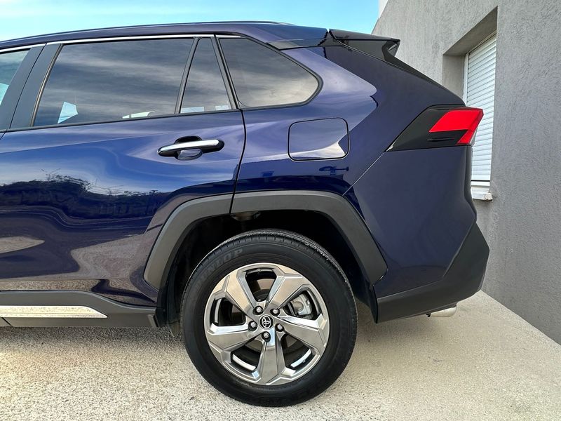 Toyota RAV4 Hybrid • 2019 • 72,447 km 4