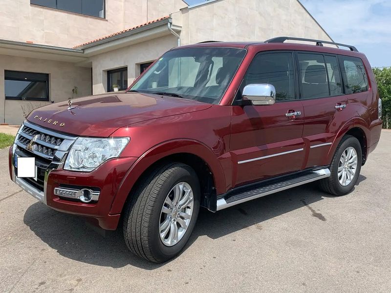 Mitsubishi Pajero • 2017 • 128,200 km 3