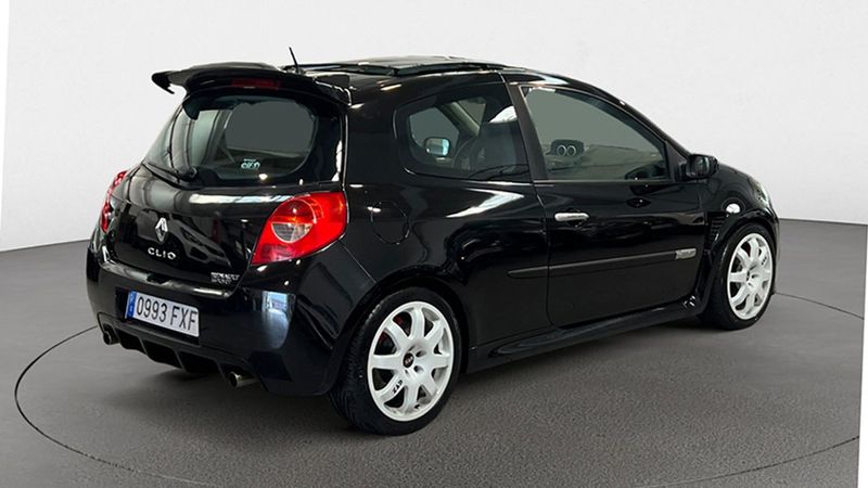 Renault Clio • 2007 • 128,145 km 3