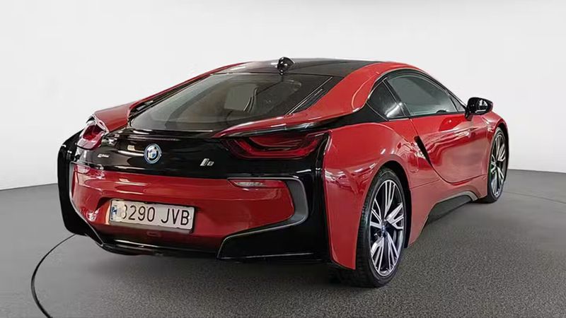 BMW i8 • 2016 • 69,497 km 6
