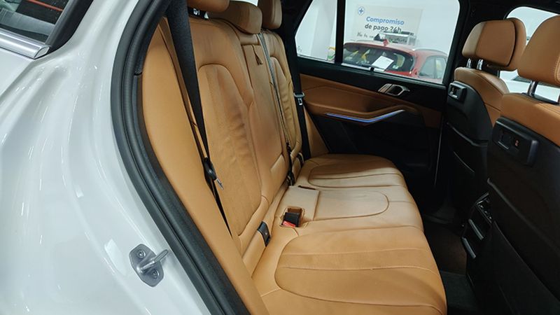 BMW X5 • 2022 • 14,035 km 14