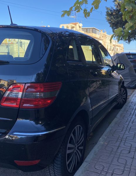 Mercedes-Benz Trieda B • 2011 • 220,000 km 3