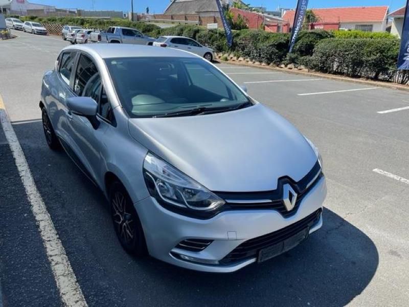 Renault Clio • 2014 • 114,000 km 5