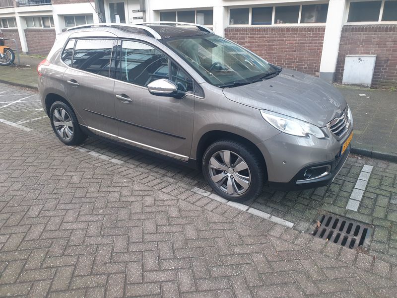 Peugeot 2008 • 2014 • 63,600 km 15