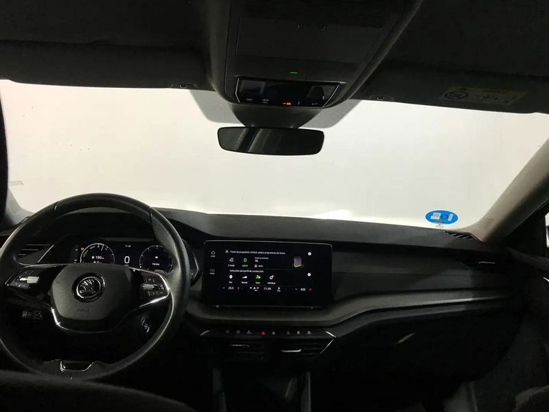 Škoda Octavia • 2021 • 70,100 km 6