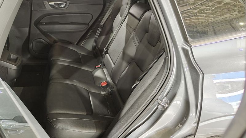 Volvo XC60 • 2020 • 49,138 km 11