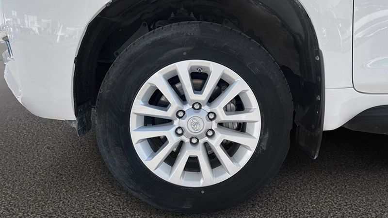 Toyota Land Cruiser • 2020 • 53,241 km 30